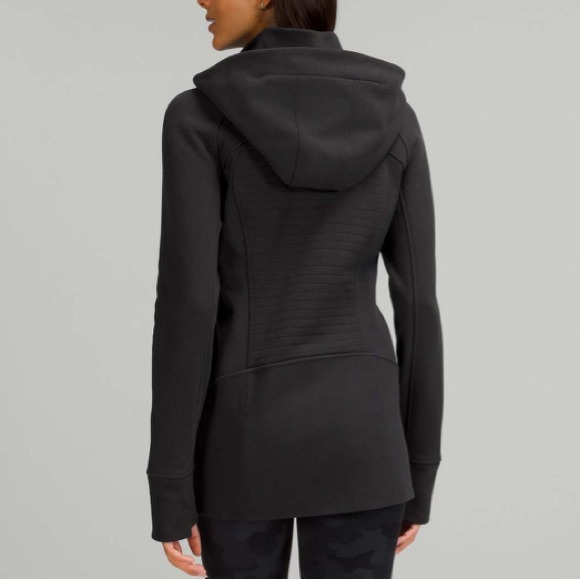Lululemon Hooded Radiant Jacket in Black - Picture 3 of 9